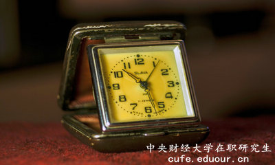 中央財經(jīng)大學保險學在職研究生申碩考試什么時候報名？